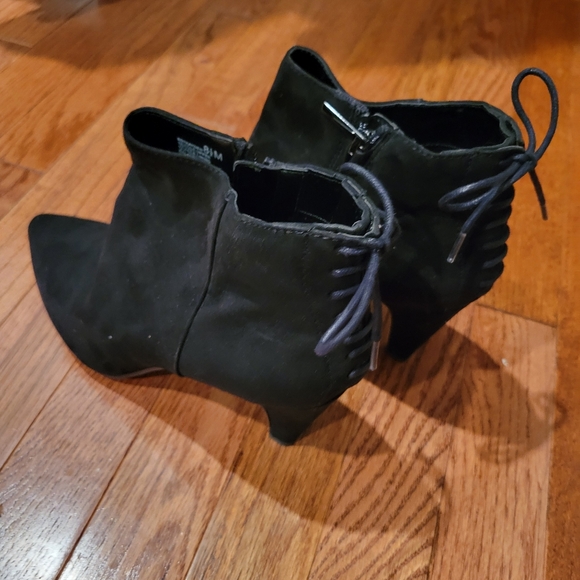 Cute suede booties with back ties. - Picture 2 of 6